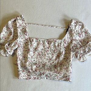 Floral Puff Sleeve Crop Top